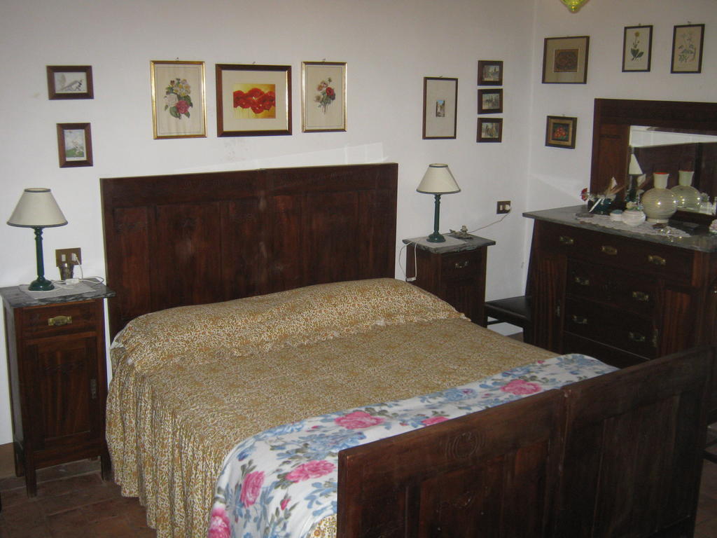 Agriturismo Santa Maria Torrita di Siena Rum bild